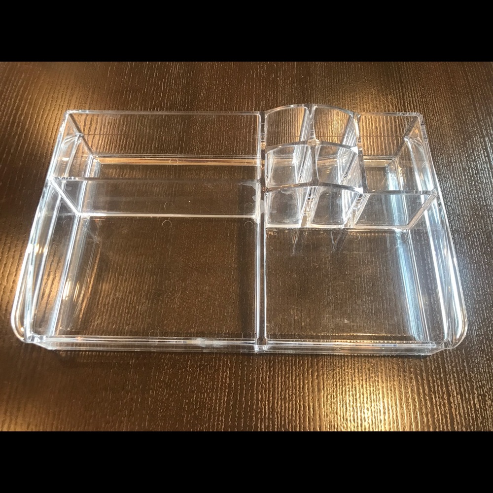 Acrylic makeup tray